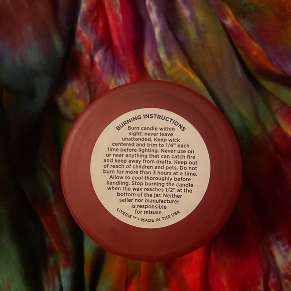 Sephora x Literie 9 oz Hearts Not Hate Candle - Picture 7 of 9